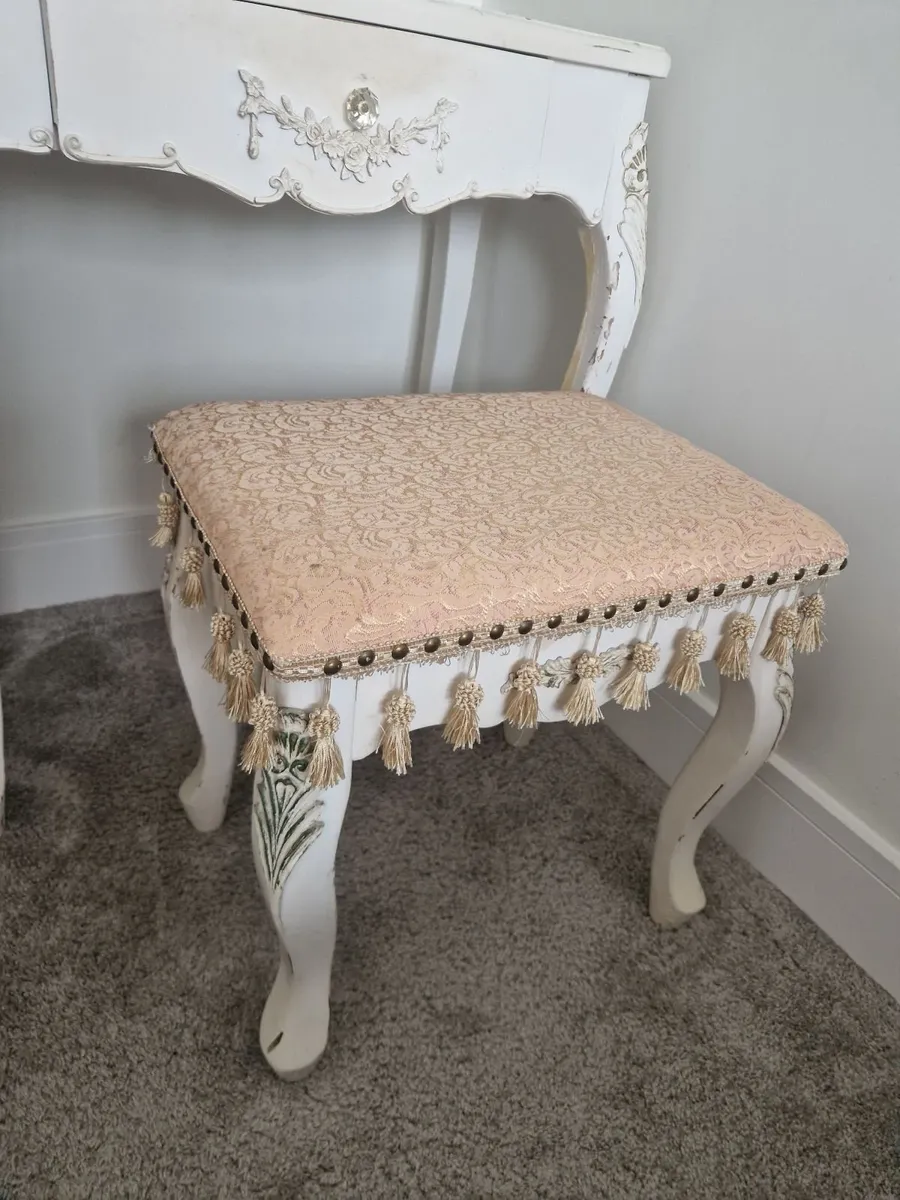 Dressing table and stool - Image 3