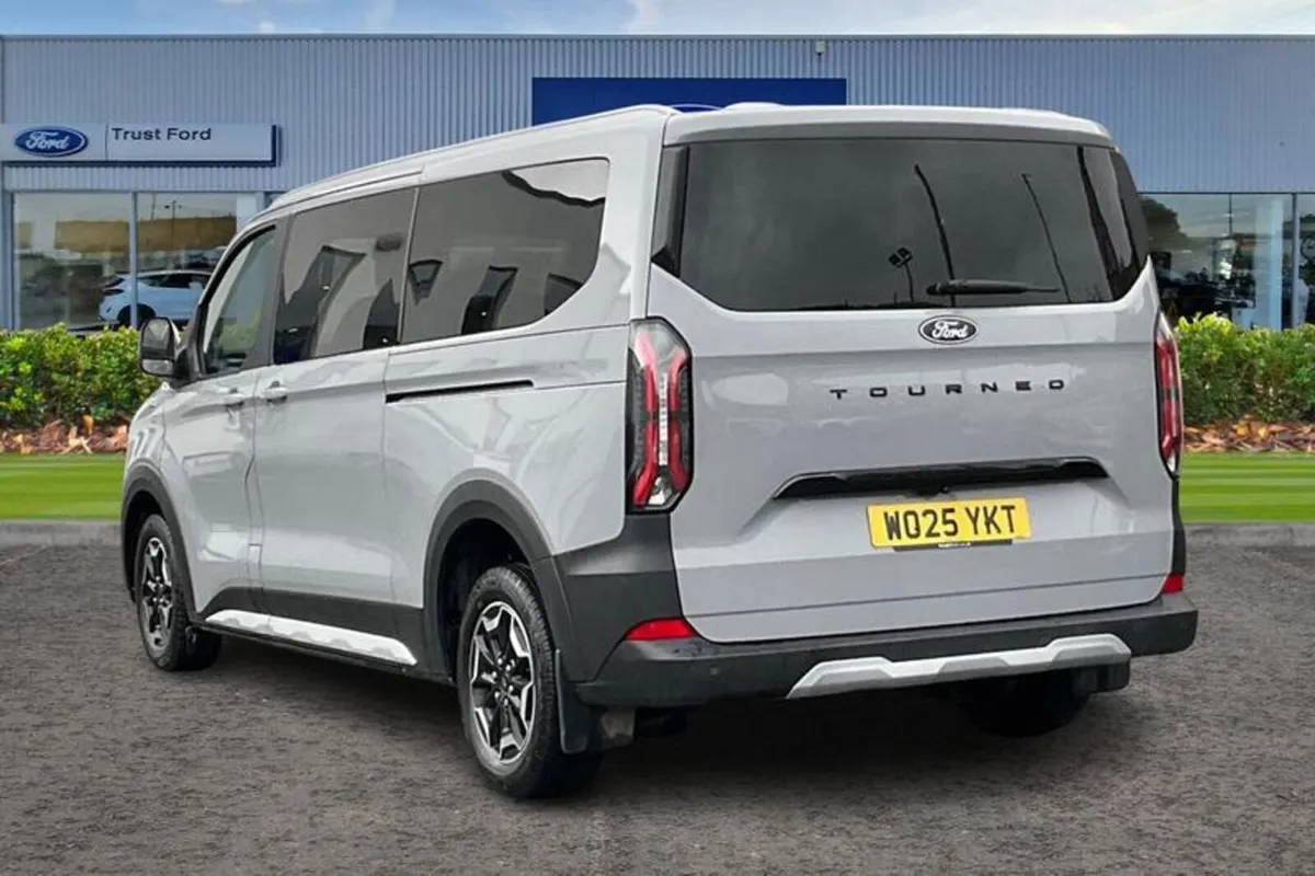 Ford Tourneo Custom 320 L2  FWD 2.0 EcoBlue 170ps - Image 2