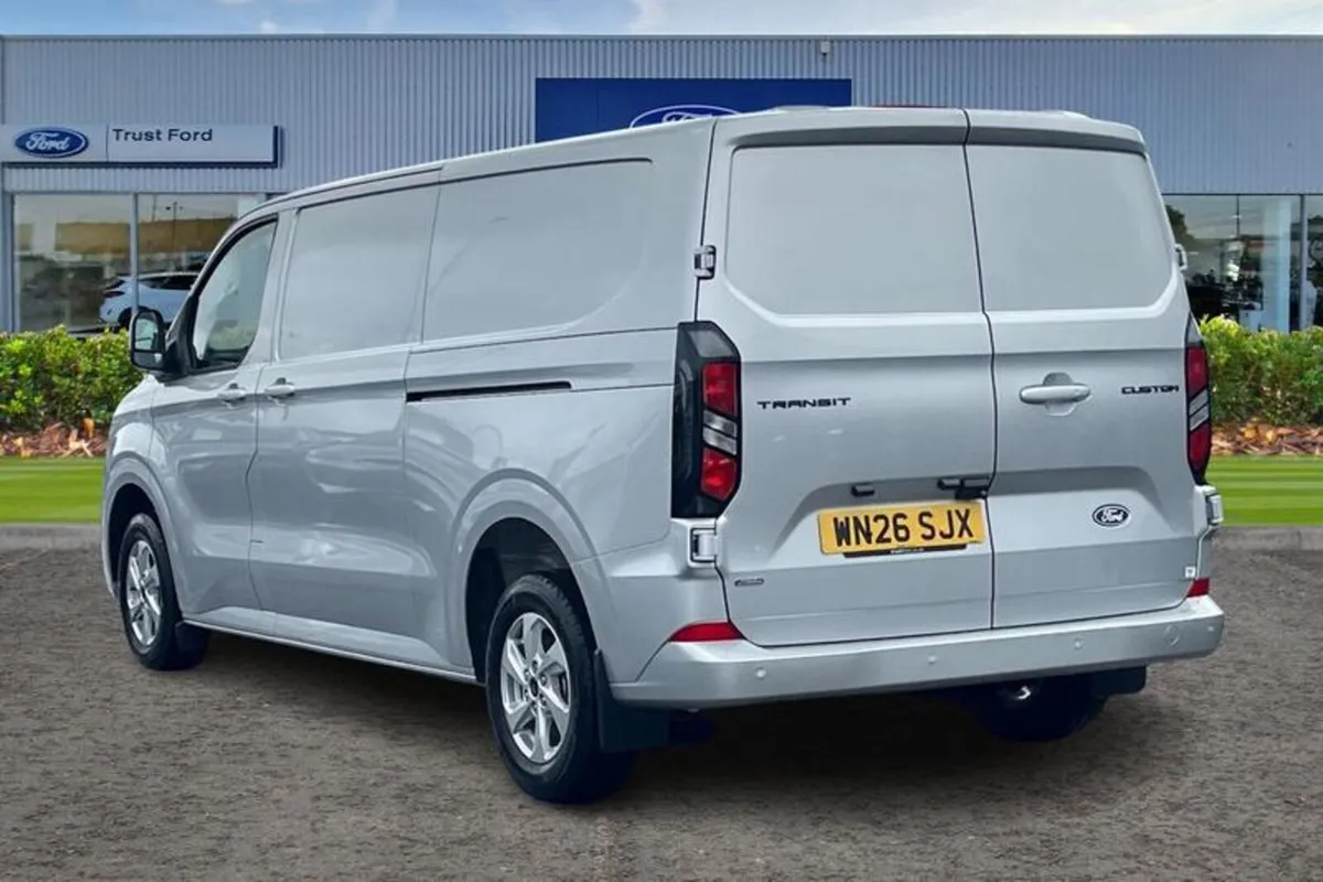 Ford Transit Custom 320 L2 PETROL FWD 2.5 PHEV 232 - Image 2