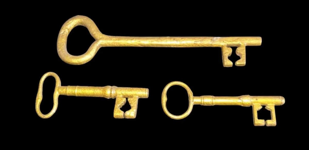 Oversized 11" Vintage Brass Skeleton Keys - Image 2