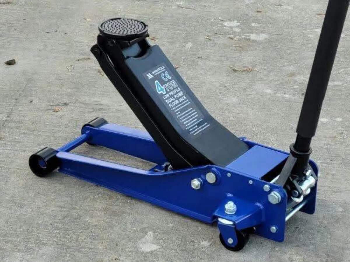 🚗 Heavy Duty 4 Ton Ultra Low Profile Trolley Jack - Image 2