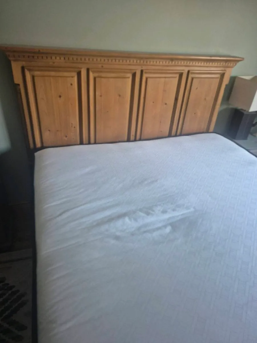 Wooden bed king size - Image 2