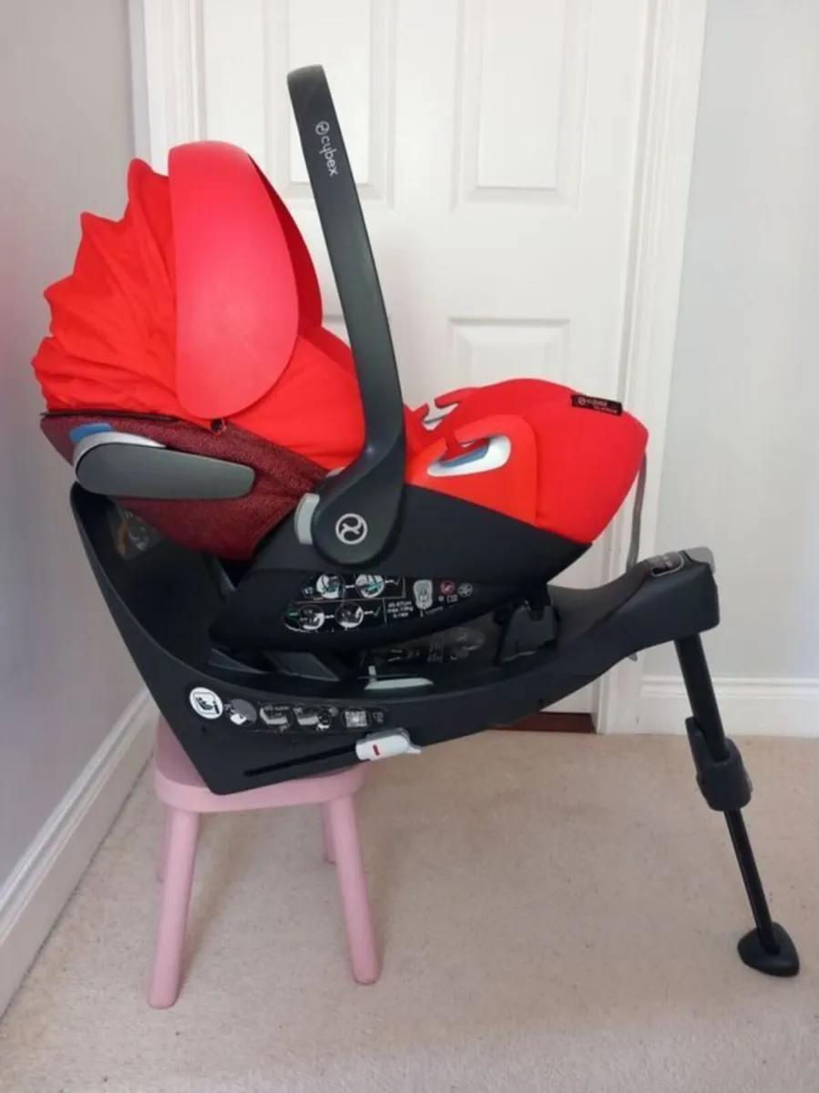 Carseat Cybex Cloud Z i-size & Isofix base - Image 1