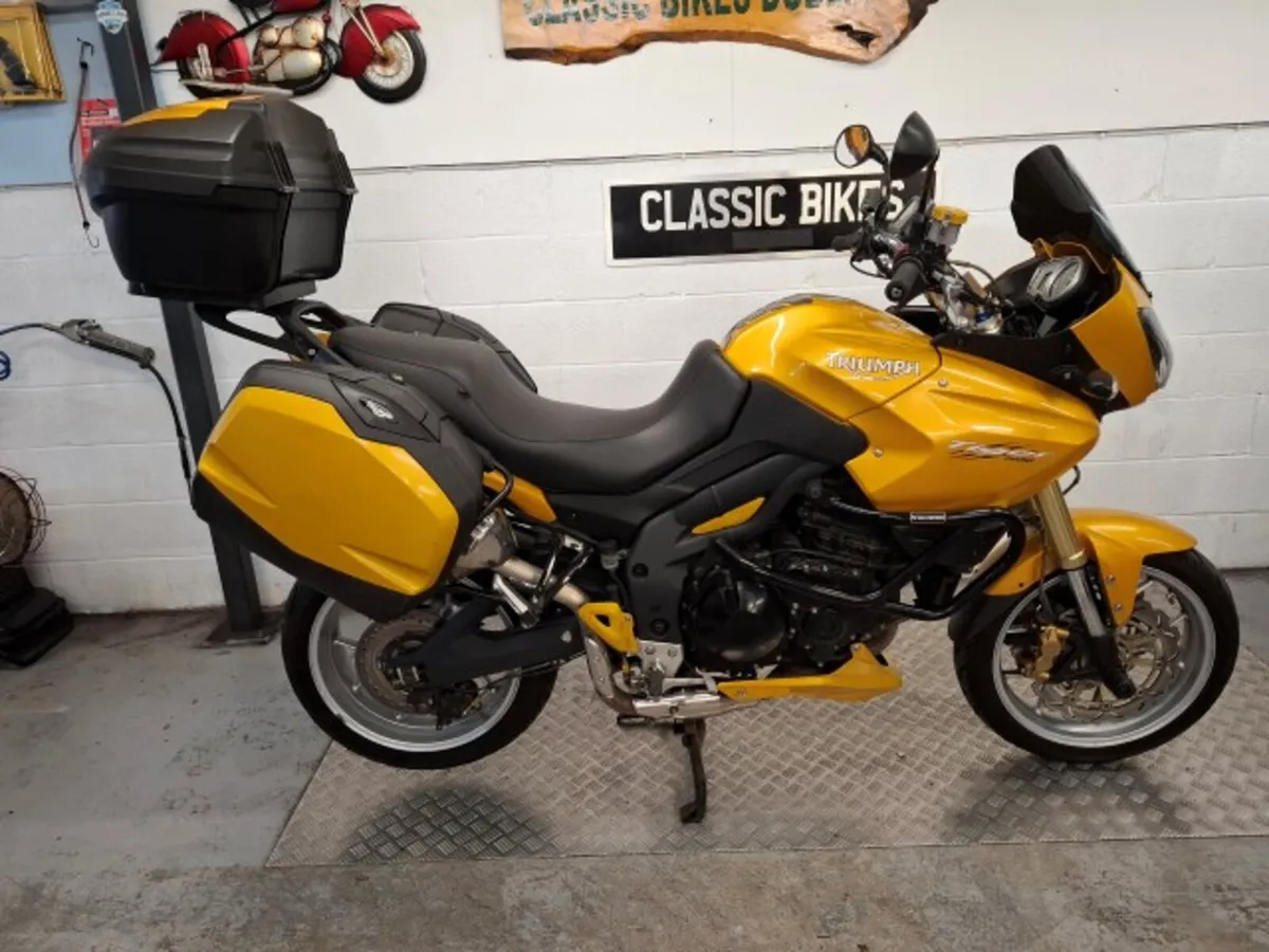 Triumph Tiger 1050 2007 - Image 1