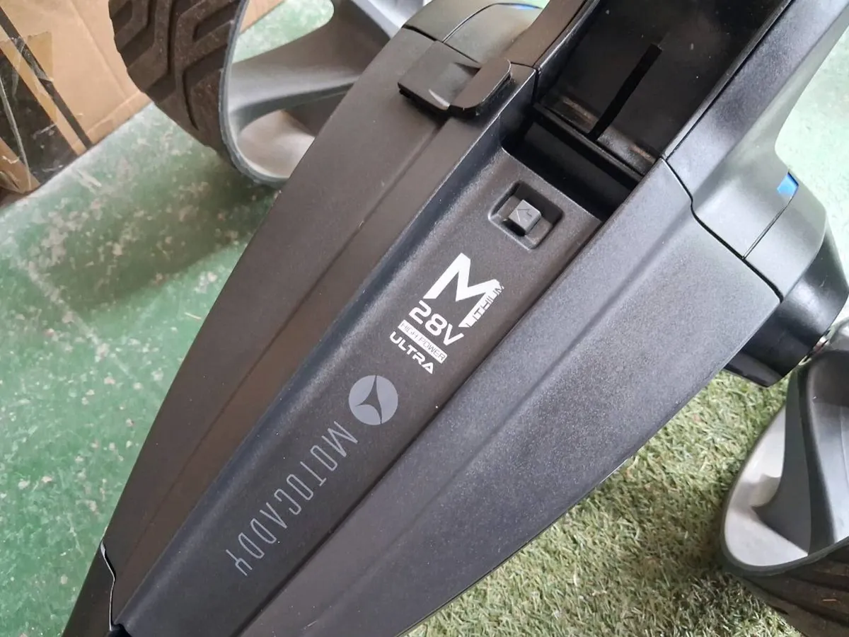 M5 GPS and Ultra battery at Golf Concepts - Image 3