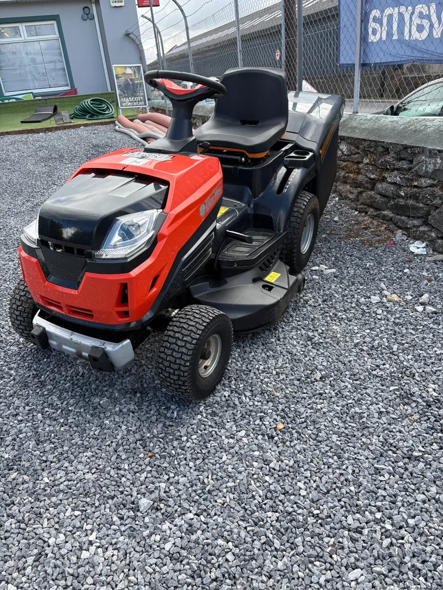 Oleo Mac 102R/16K Tractor Mower - Image 1