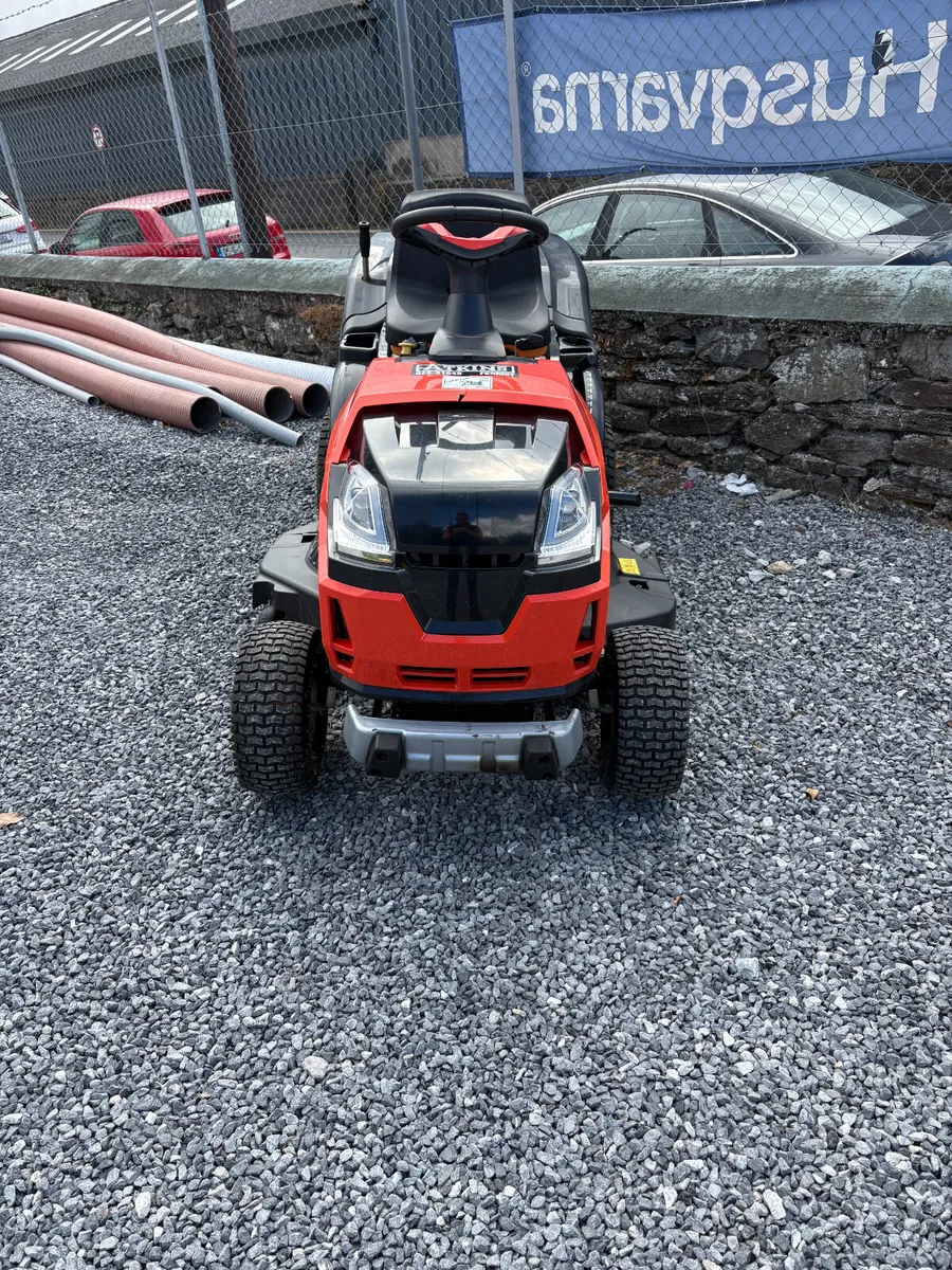 Oleo Mac 102R/16K Tractor Mower - Image 3