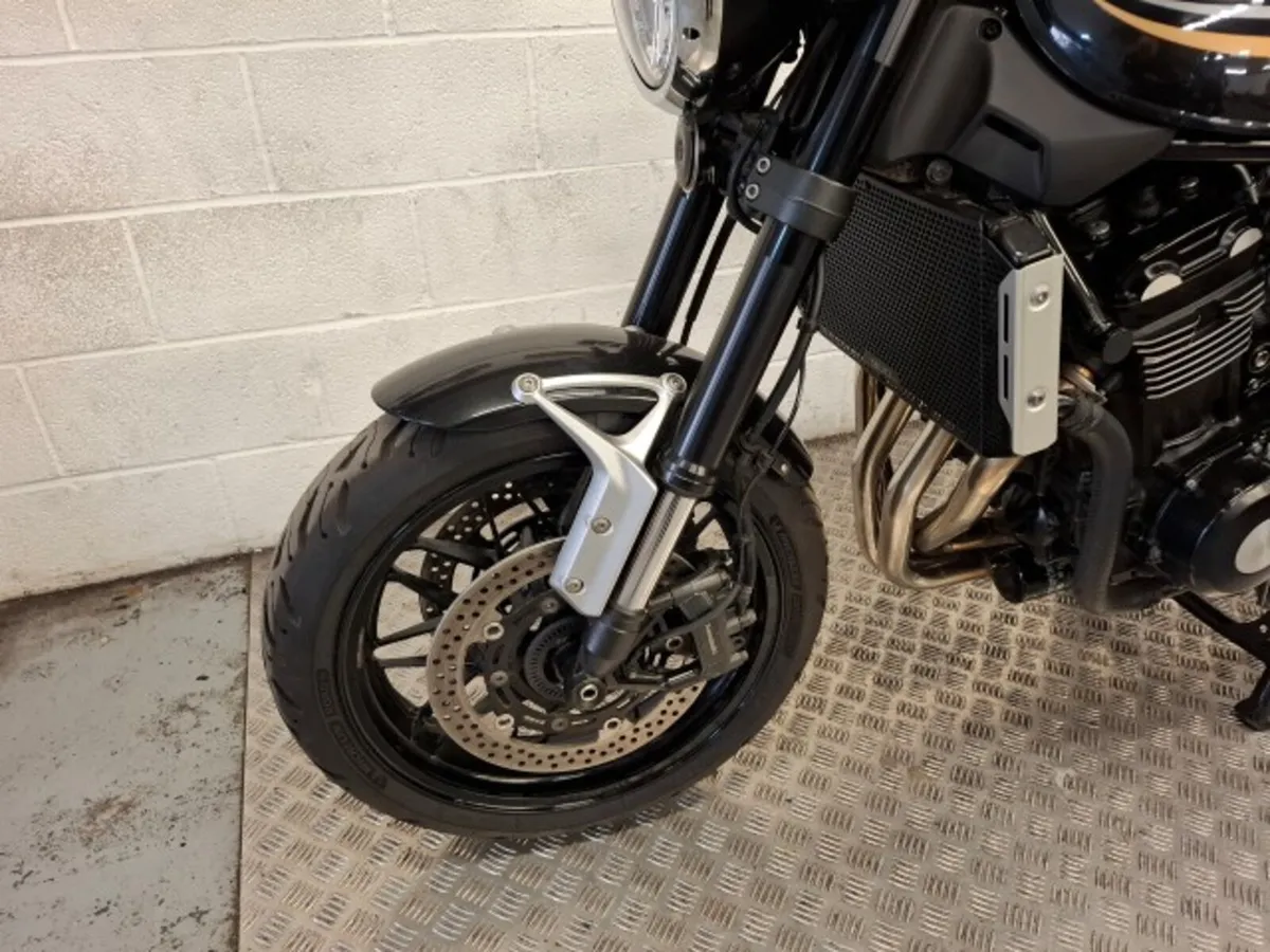 Kawasaki Z900RS 2018 - Image 2