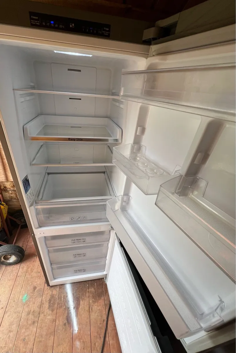 Fridge freezer - Image 4