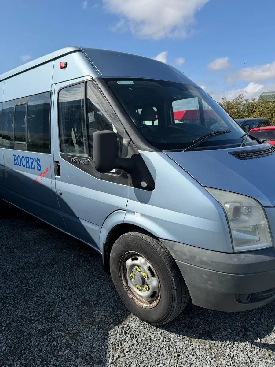 Mini bus - Image 4