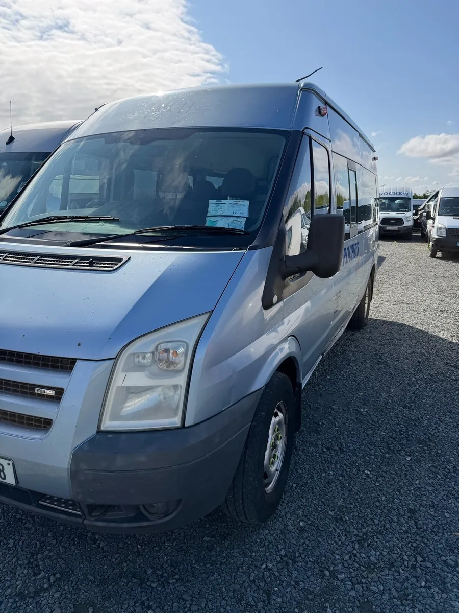 Mini bus - Image 2