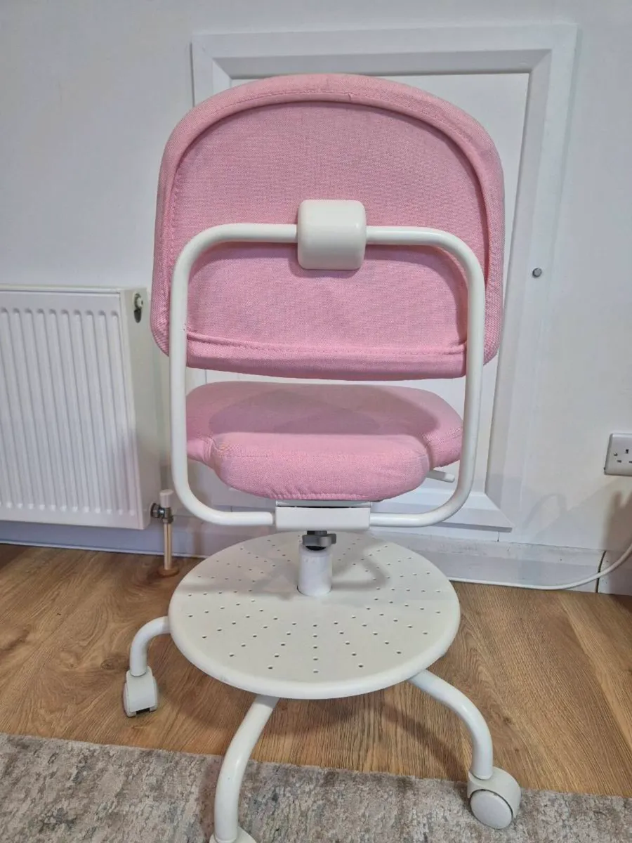 IKEA Vimund girl's desk chair - Image 2