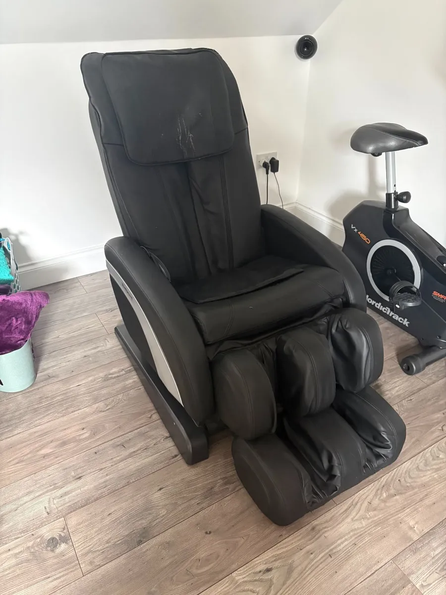 Home Deluxe Massage Chair - Image 2