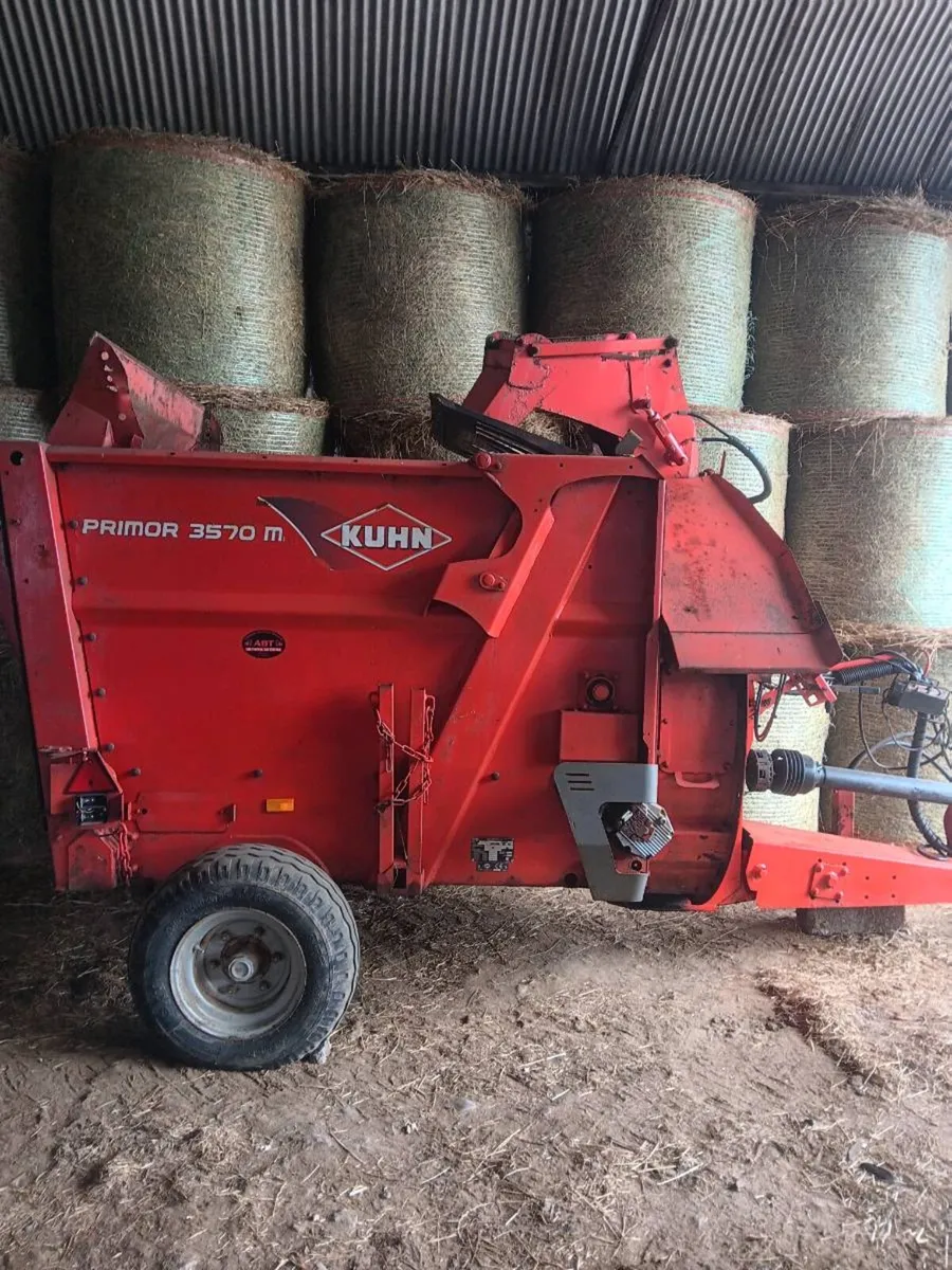 Kuhn straw chopper - Image 2