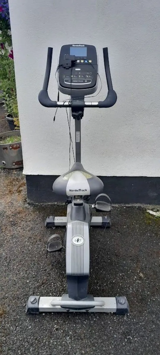 Exercise bicycle - Image 1