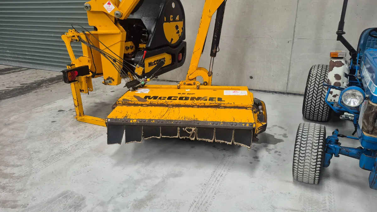 McConnell PA55 Hy Reach hedge cutter - Image 4