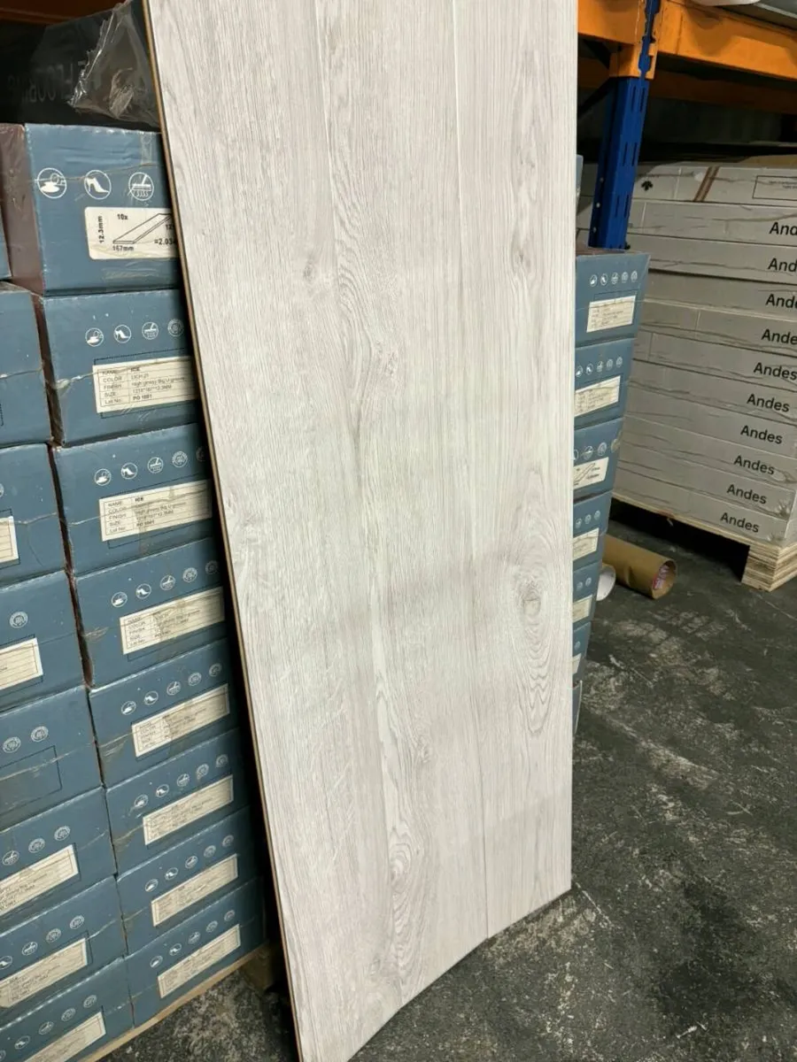 Brane new high gloss laminate flooring