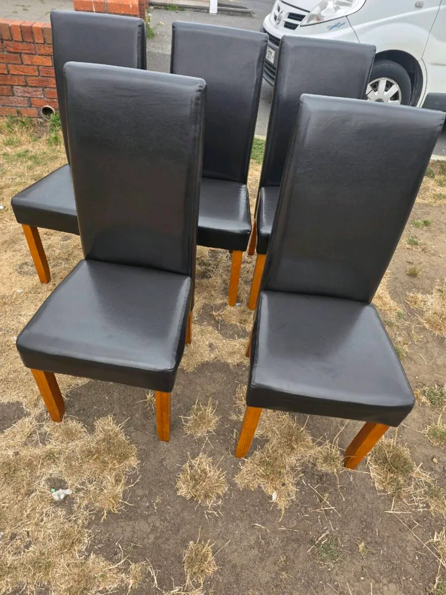Dining table and chairs - Image 1