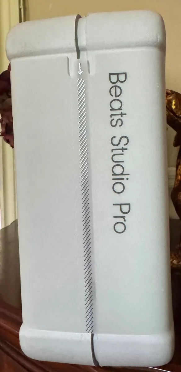 Beats Studio Pro Headphones. - Image 3