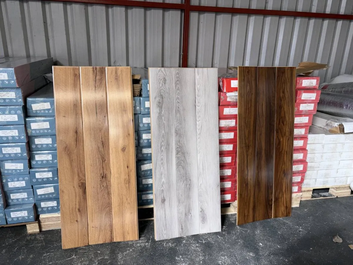 Brand new 12mm high gloss laminate flooring