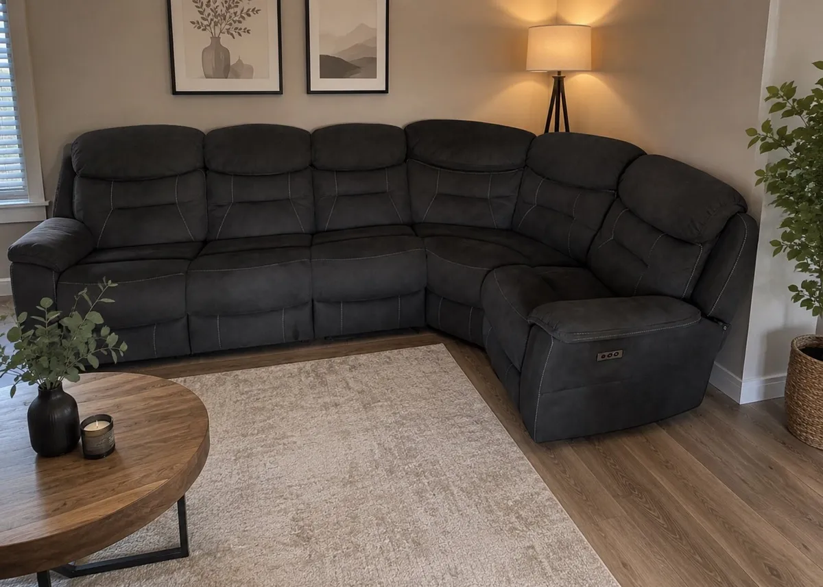 Electric/power recliner sofa - Image 1
