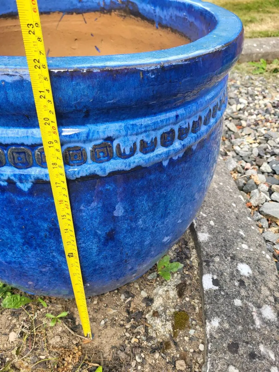 Flower pots - Image 1