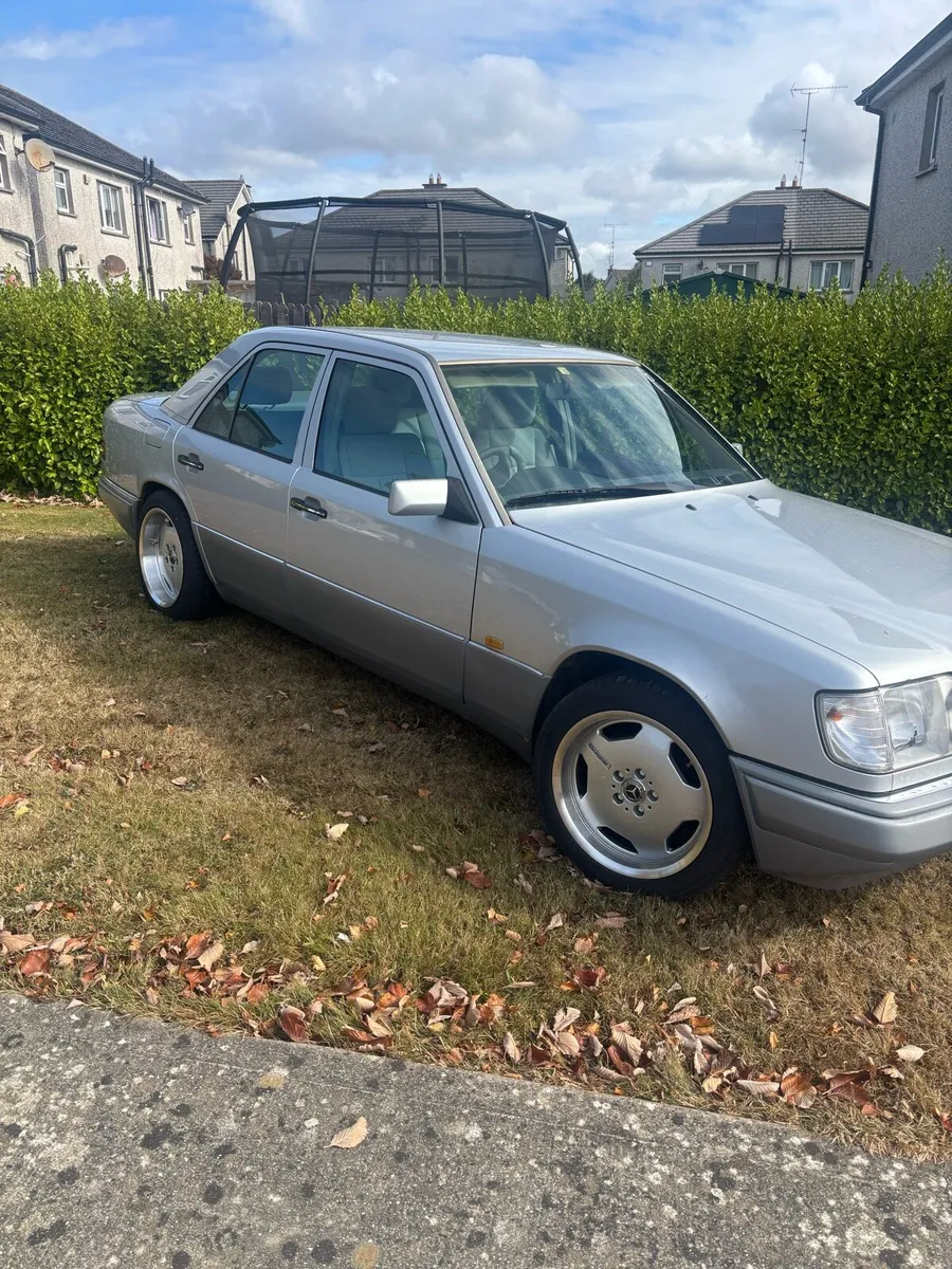 W124 1994 Mercedes E280  Automatic - Image 2