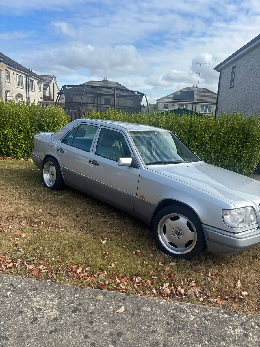 W124 1994 Mercedes E280  Automatic - Image 3