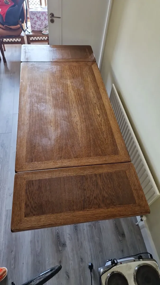Table and Chairs - Image 4
