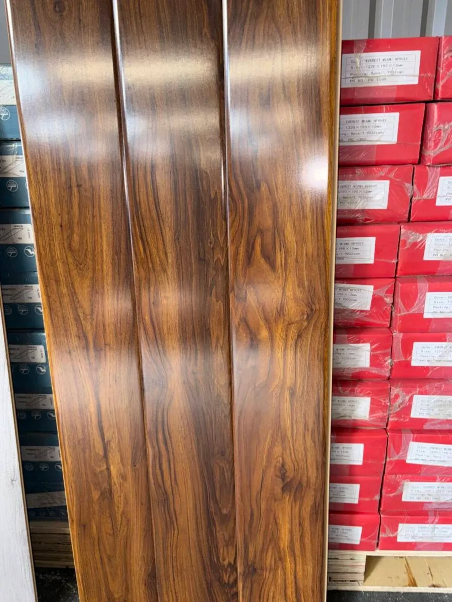 Brand new 12mm high gloss laminate flooring sale - Image 3