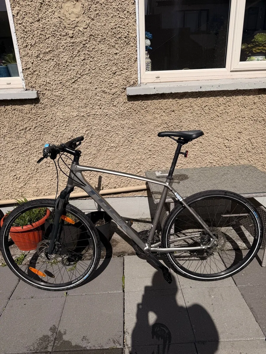Trek Dual Sport 2 - Image 1