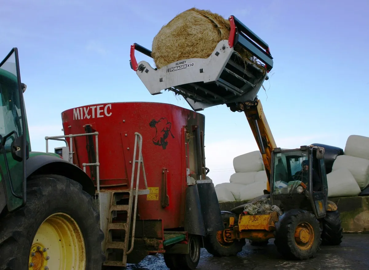 Blaney Bale Feeders Bale Unrollers - Image 4