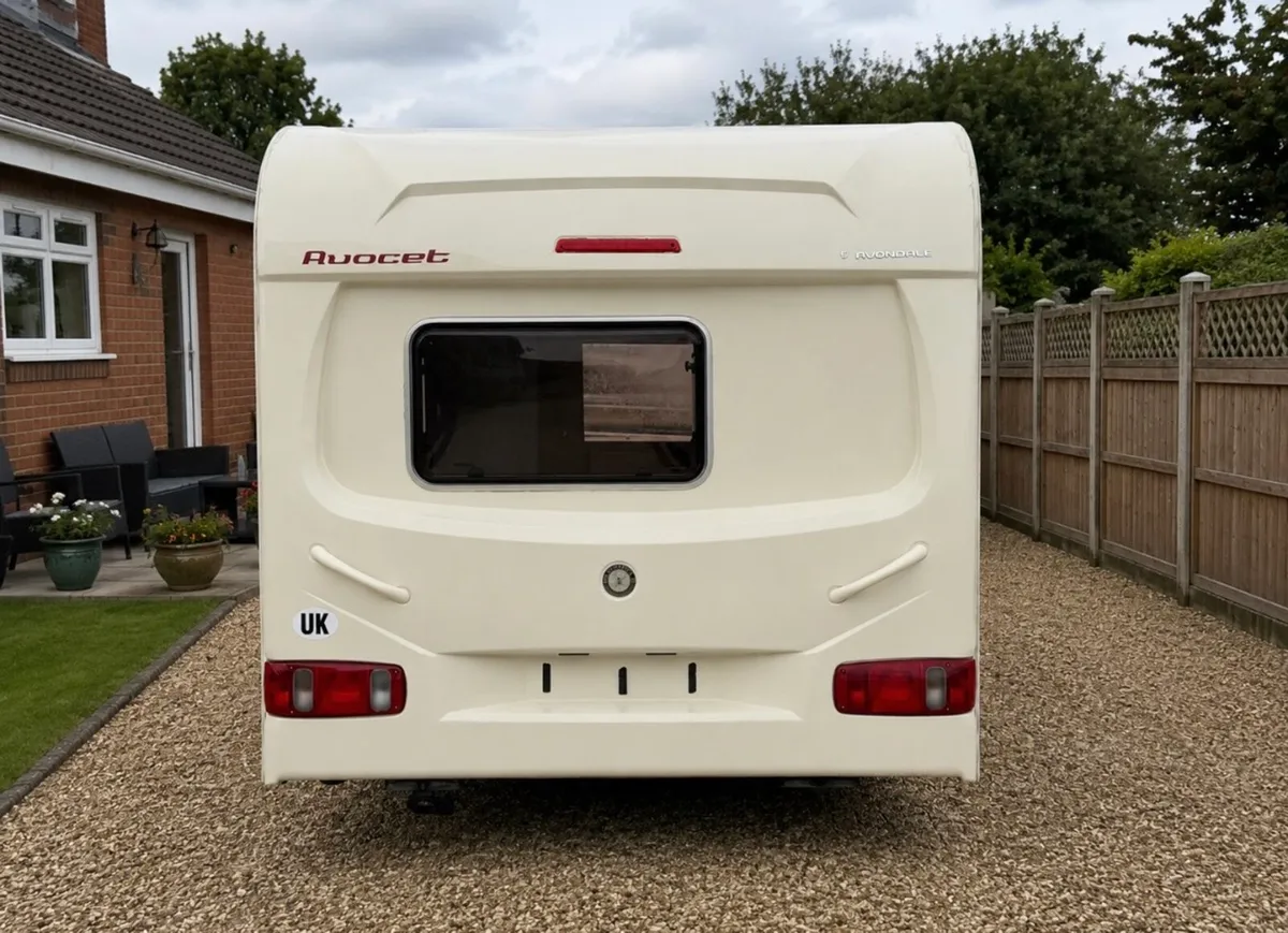 Avondale Golden Avocet 2- Berth caravan - Image 2