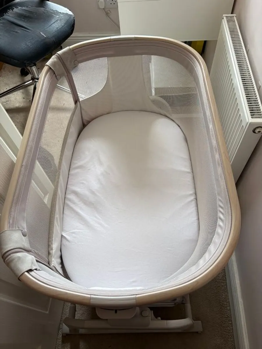 Maxi Cosi Newborn Bedside Cot - Image 1