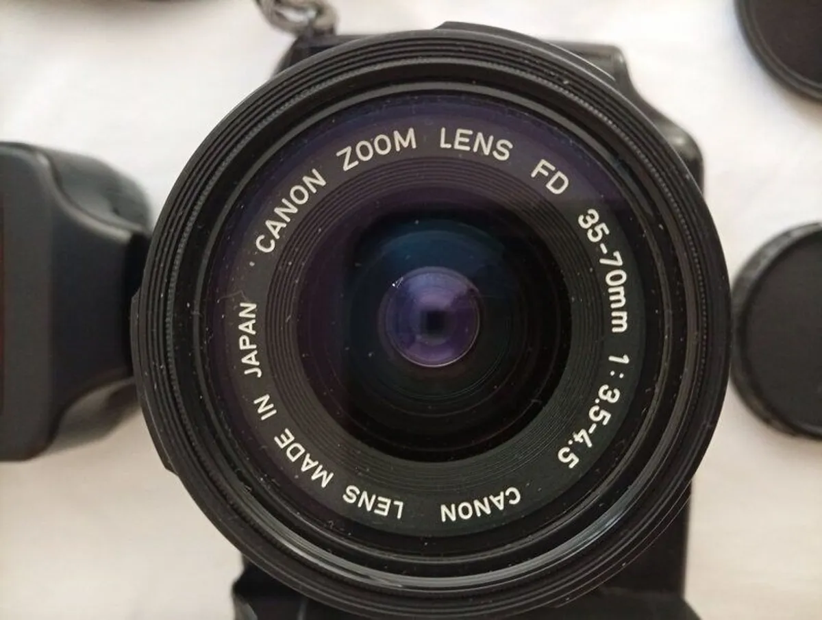 Canon  T90 SLR  Film Camera - Image 4