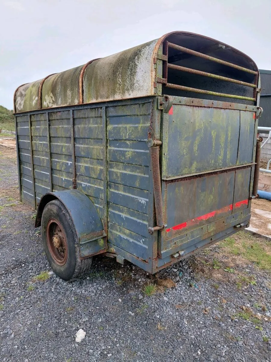 Cattle trailer - Image 1