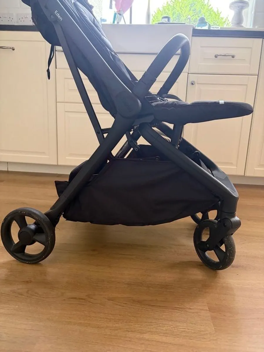 Stroller - Image 4
