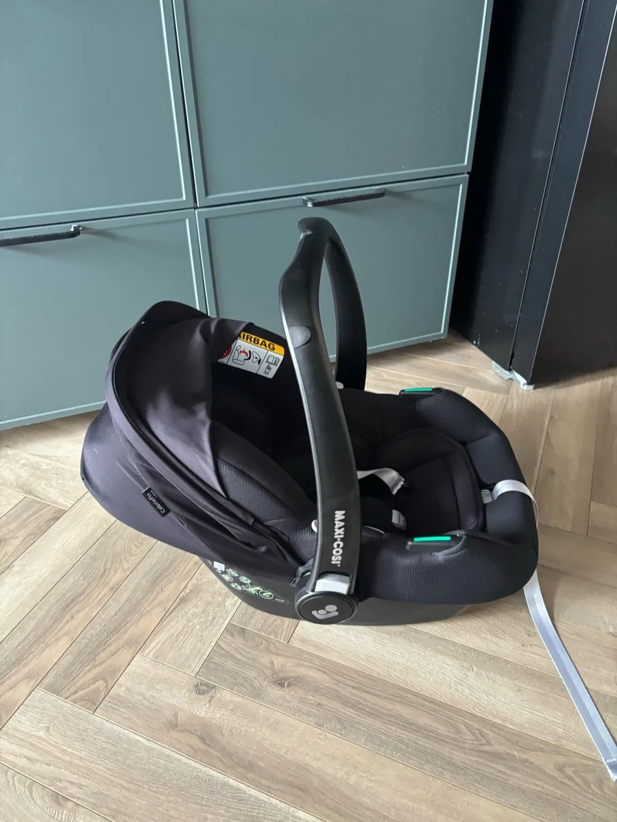 Maxi Cosi Car Seat - Image 3