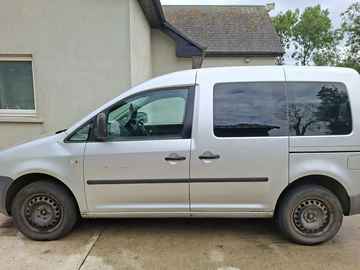 Volkswagen Caddy 2010 - Image 3