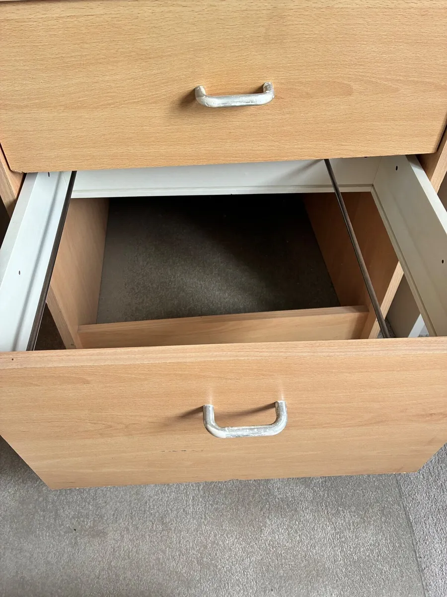 Desk - Image 3