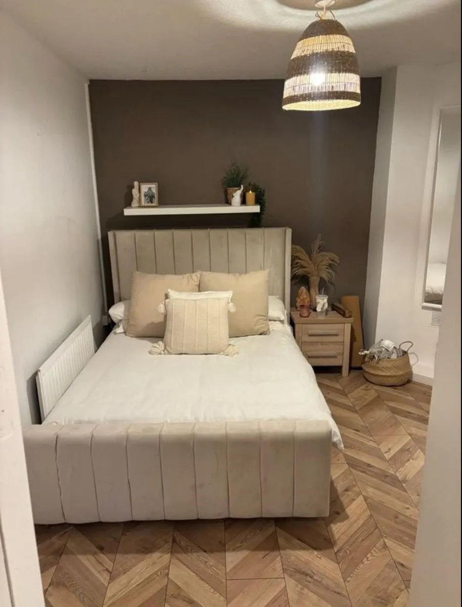 Bed - Image 3