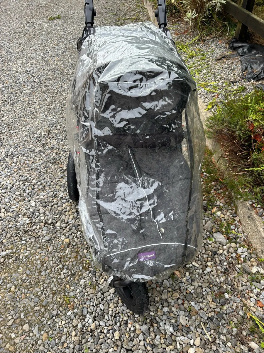 Out n about - Image 3
