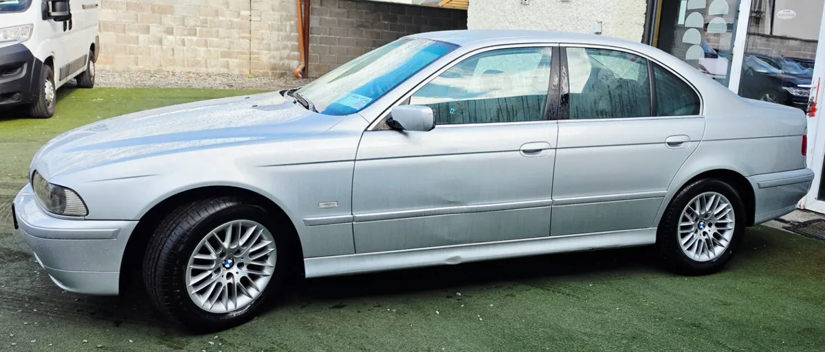 BMW E39 520i LOW MILEAGE AUTO - Image 2