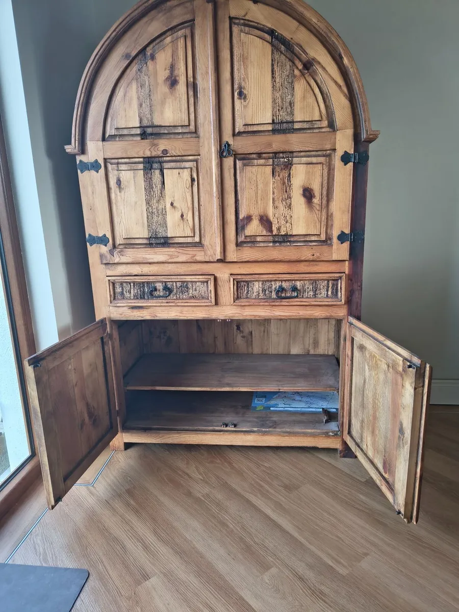 Solid wood dresser, drinks cabinet, TV cabinet - Image 3