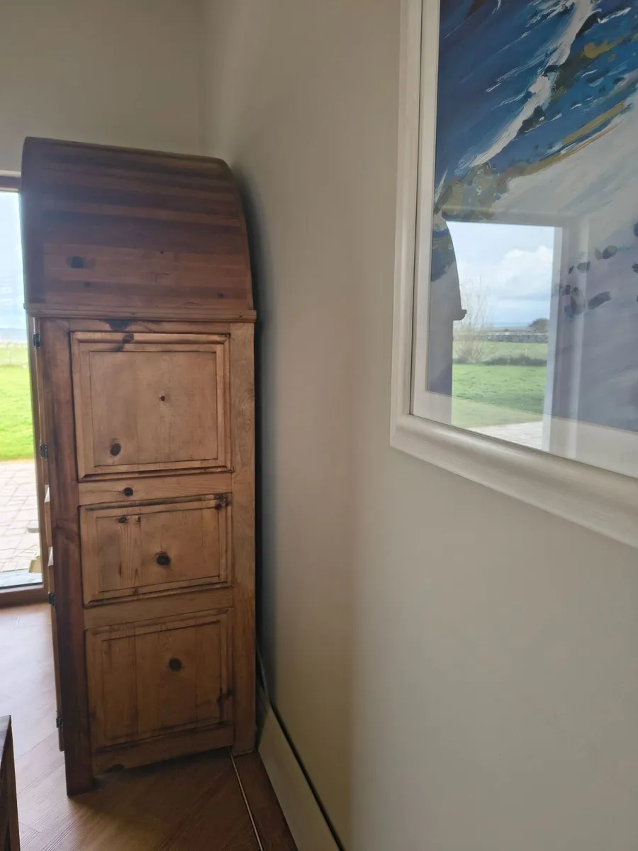 Solid wood dresser, drinks cabinet, TV cabinet - Image 4