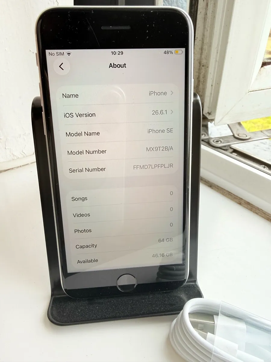iPhone SE 2nd gen - unlocked - Image 2