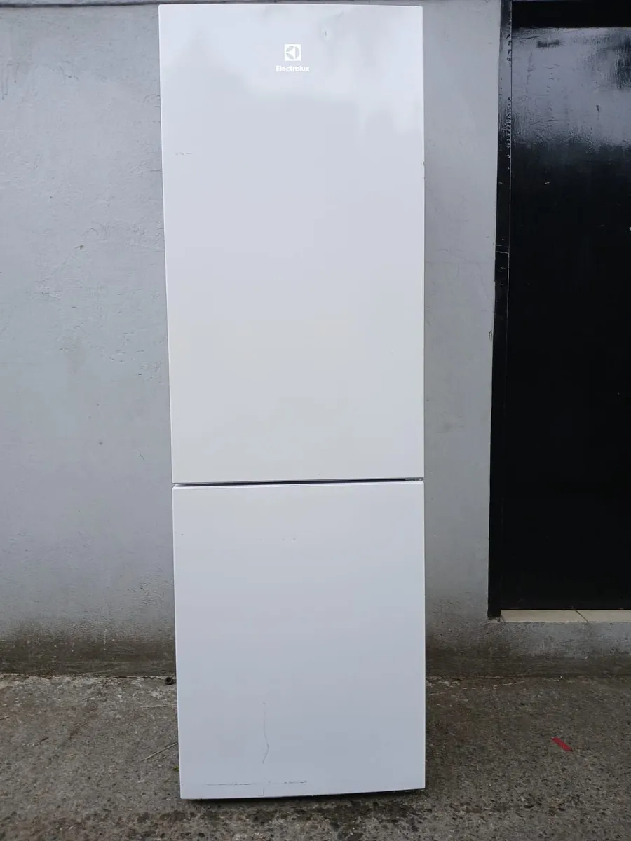 EX DISPLAY BRAND NEW FRIDGE AND FREEZER - Image 1