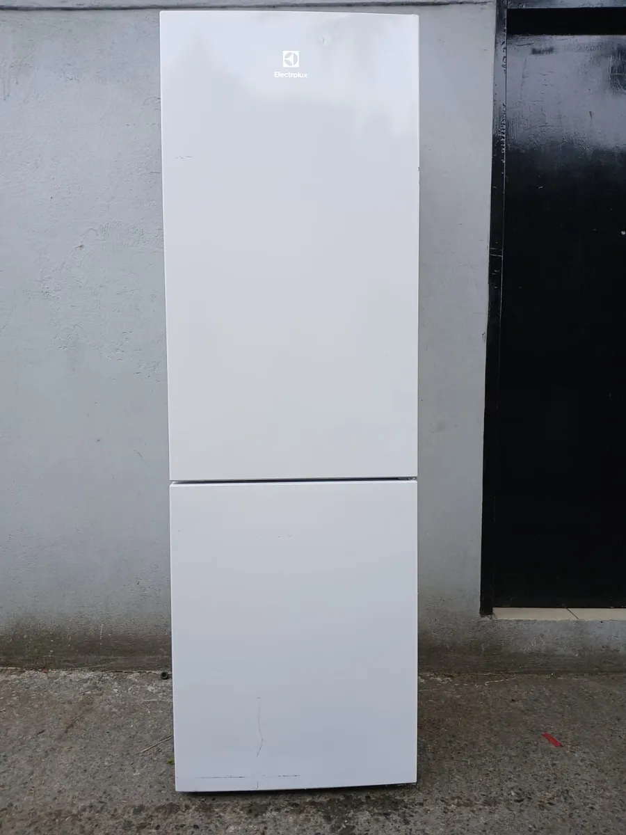 EX DISPLAY BRAND NEW FRIDGE AND FREEZER - Image 3