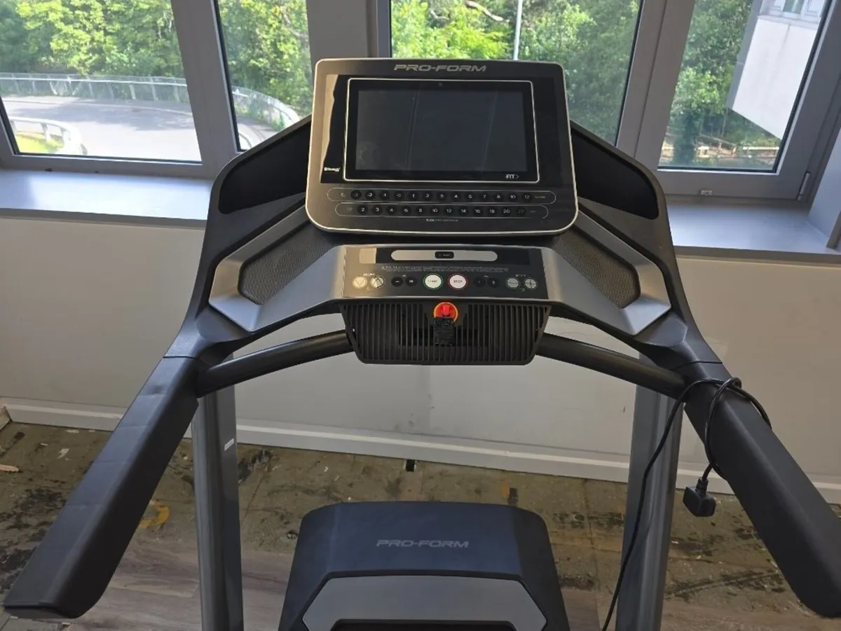 Tread mill - Image 1