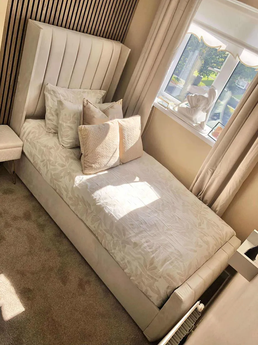 Bed - Image 1